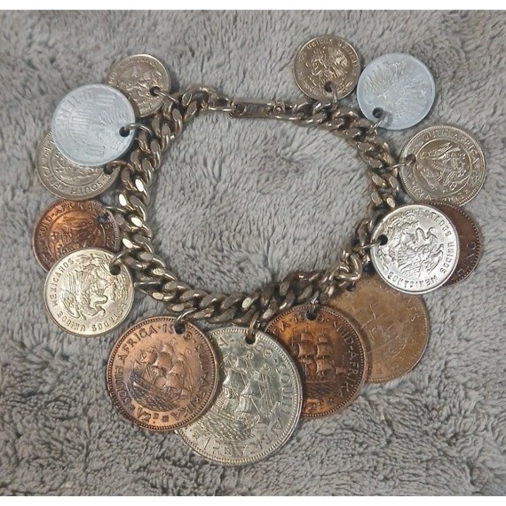 Vintage International Coin Charm Bracelet South Africa Mexico Mixed Metal 7in‎
